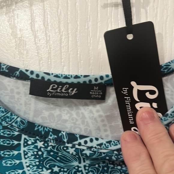 Lily Sz M sleeveless curved bottom dress NWT - Picture 2 of 3